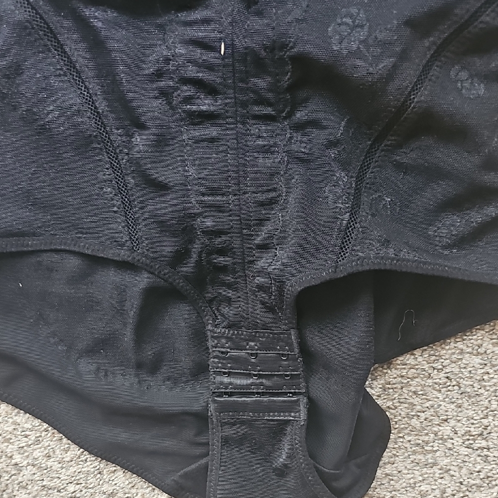 Shapewear  Black Bodysuit, New Never Worn, Hooks And Zipper - Picture 6 of 6